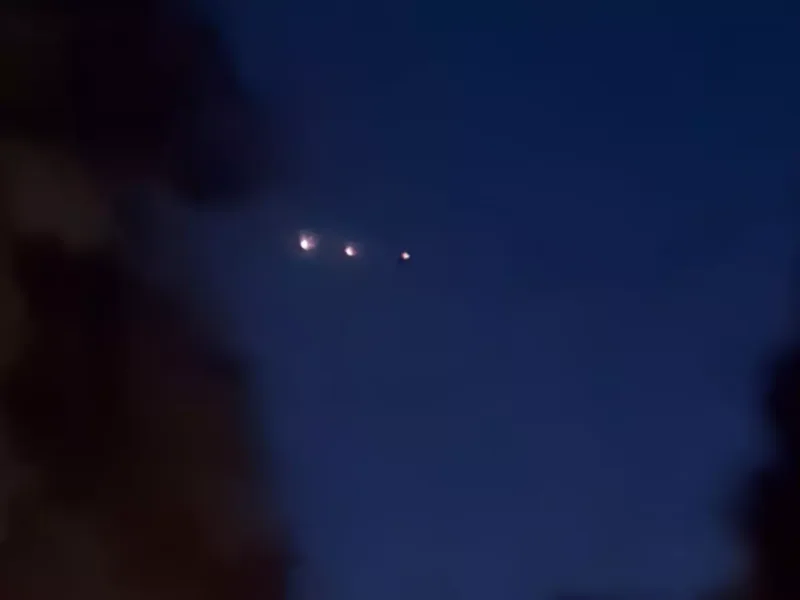 Таинственные огни над песками египетской пустыни ночью