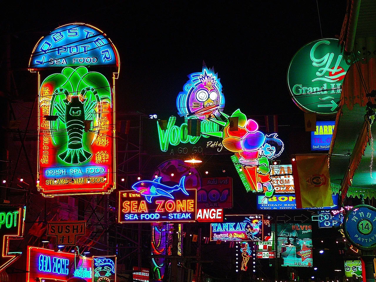 Ночная Walking Street в Паттайе